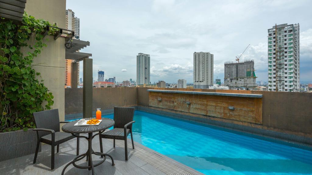 V Hotel Manila Exteriér fotografie